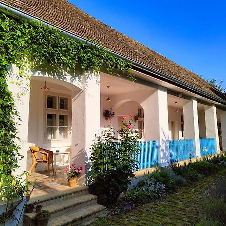 Ethno&Coffee House Tulip Bed and Breakfast Glozan Exteriör bild