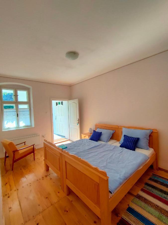 Ethno&Coffee House Tulip Bed and Breakfast Glozan Exteriör bild