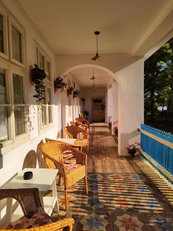 Ethno&Coffee House Tulip Bed and Breakfast Glozan Exteriör bild